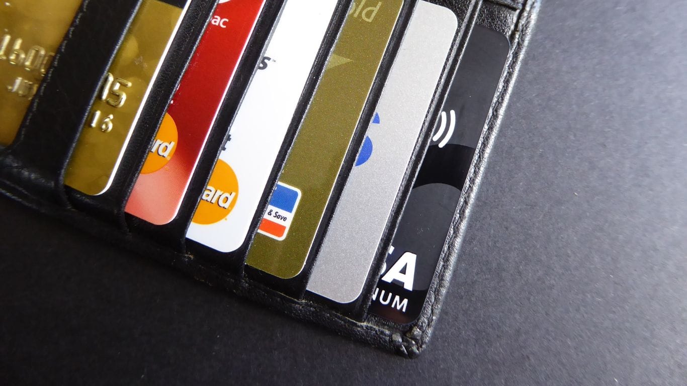 Ciri dan Jenis Kad Kredit